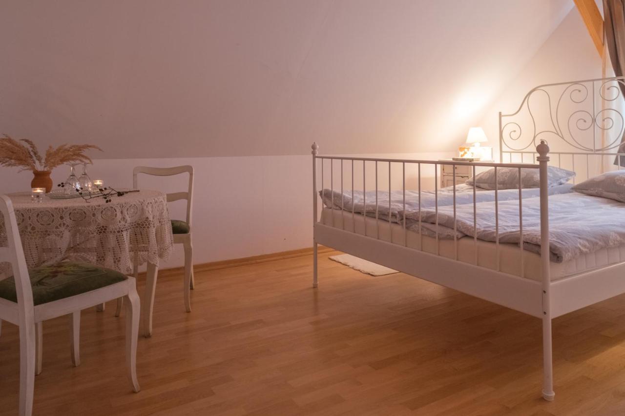 Miodowa Kolonia Bed & Breakfast Bialowieza Luaran gambar