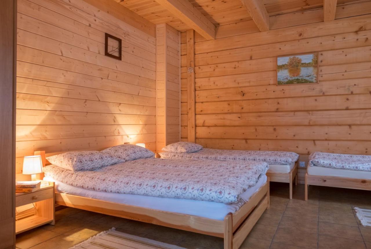 Miodowa Kolonia Bed & Breakfast Bialowieza Luaran gambar