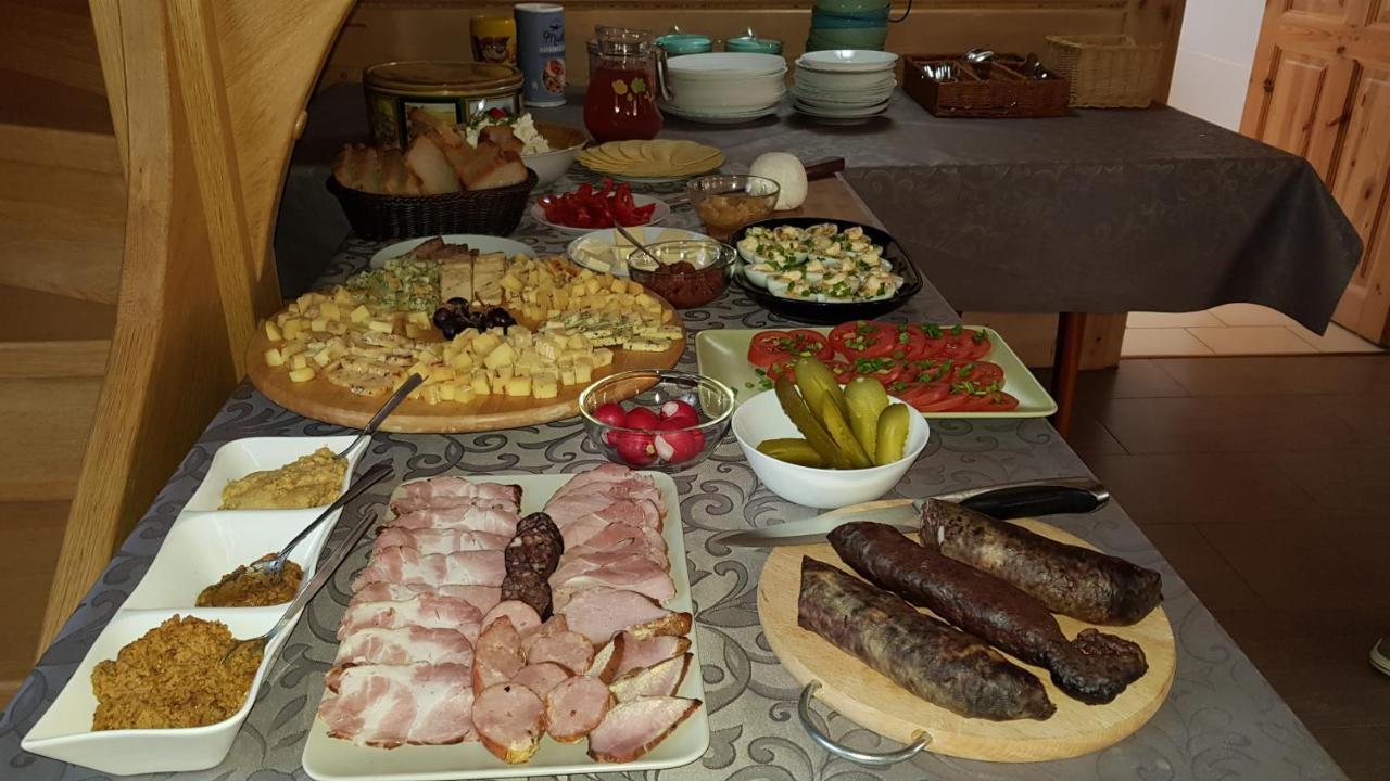 Miodowa Kolonia Bed & Breakfast Bialowieza Luaran gambar